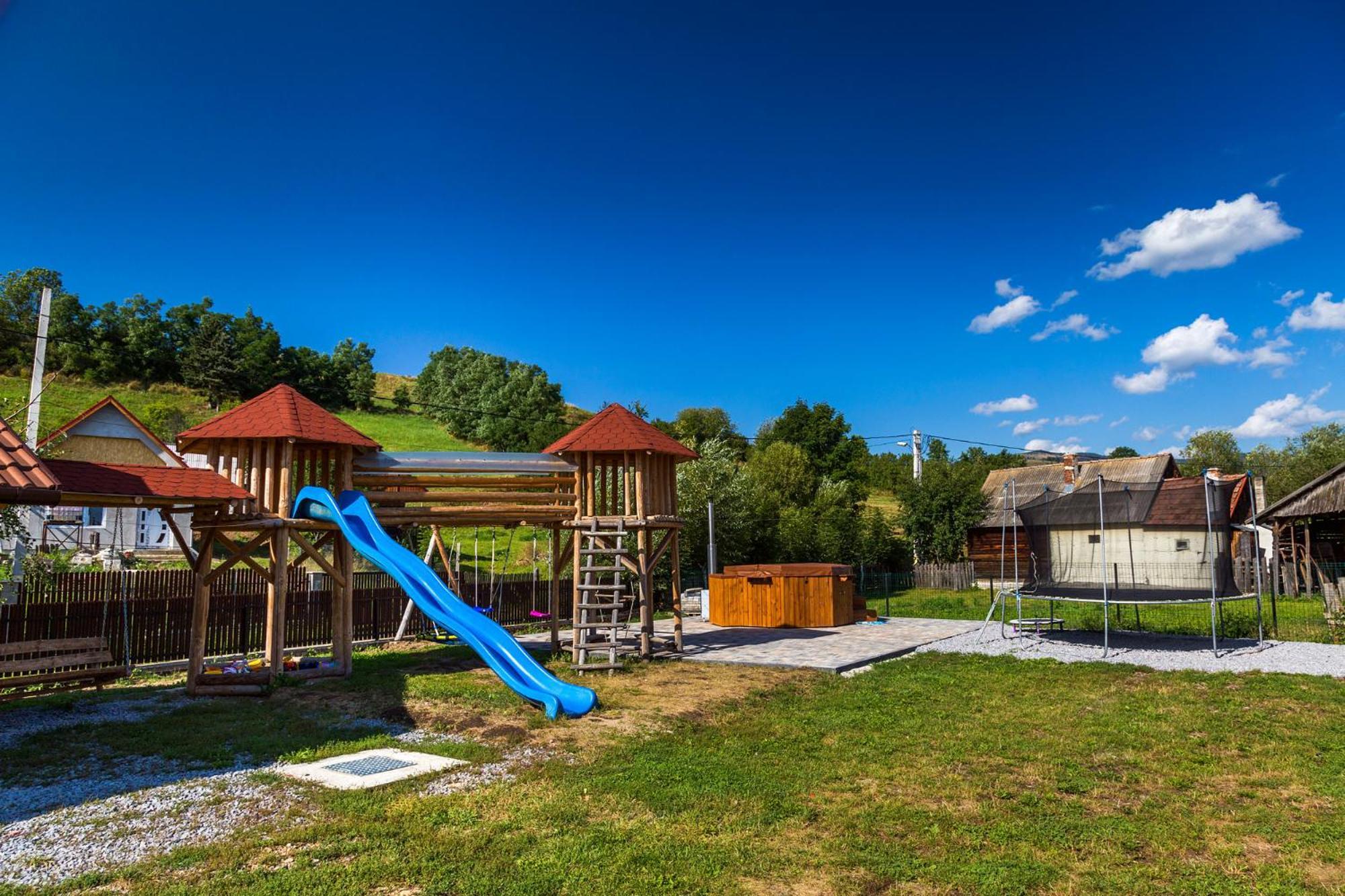 Eross Kulcsoshaz Villa Lăzarea Exterior photo